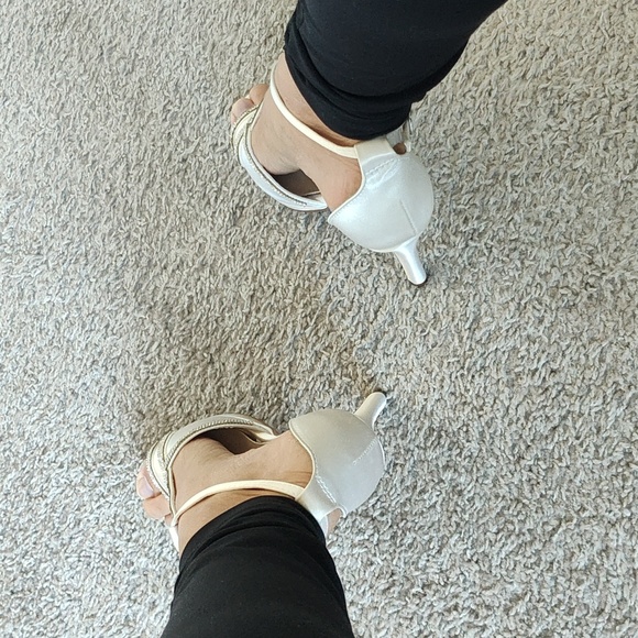 Heels - Picture 9 of 10